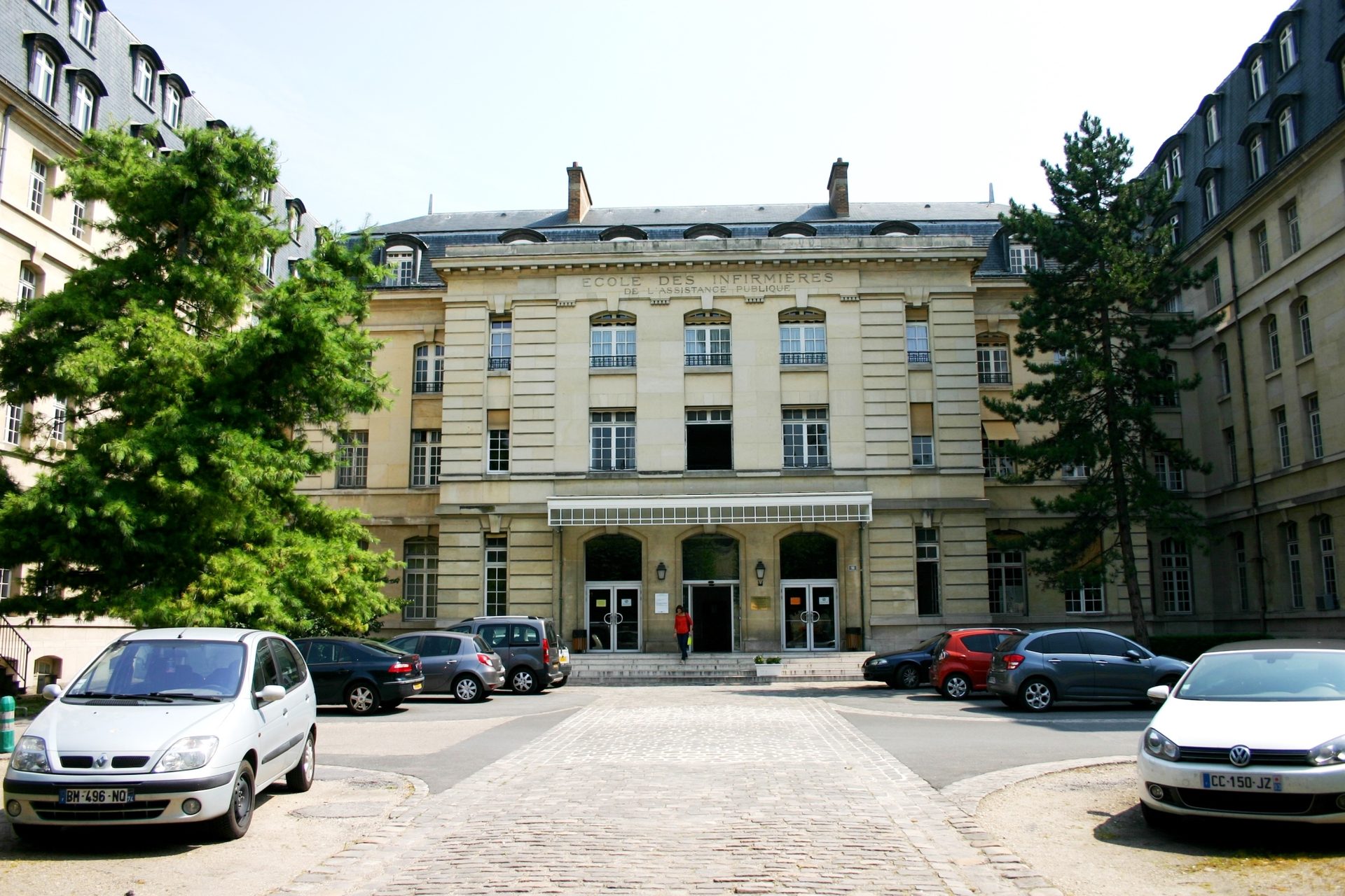 Marguerite Henriette and Marie Brisse's memorial tablet, Ecole des Infirmieres de l'Assistance Publique, Hopital de la Salpetriere, Paris (1).JPG